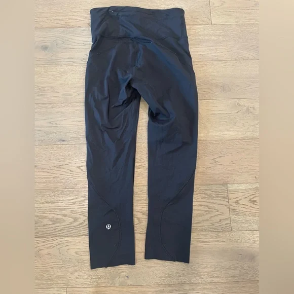 Lot of 4 capri leggings - lululemon, H&M - Picture 15 of 16